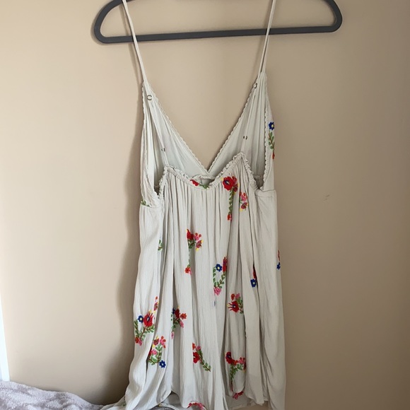 Urban Outiftters Jemma-Belle Embroidered Romper - Picture 7 of 8